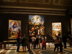 バチカン美術館内部へ。
想像を超えてかなり広大です。こちらは絵画館です。