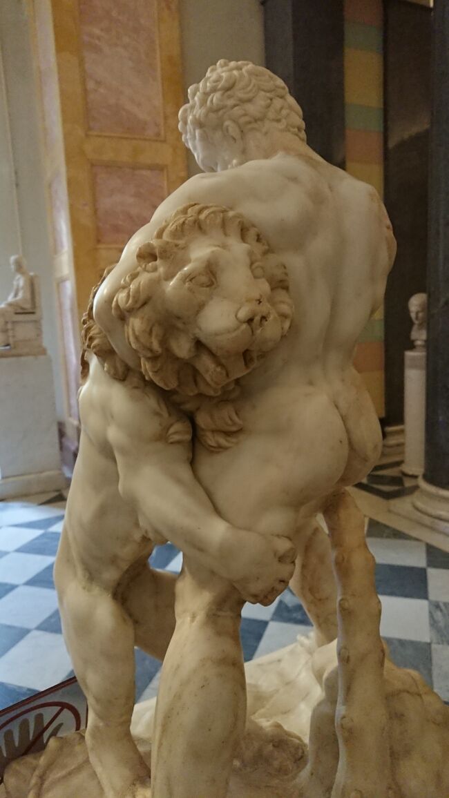 後ろ見て爆笑<br />なんつー顔してん。ジャレてんのかっ<br />本日のBestではないがMustだ