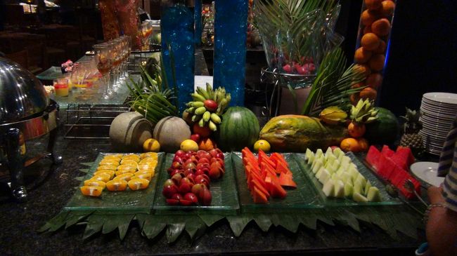 フルーツは南国リゾートの楽しみのひとつです。