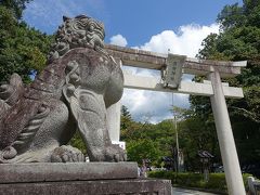 甲府駅から路線バスで10分弱。レンタサイクルで来ている方も多かったです。