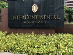 地上に上がる時はエレベーターがあり、それを使うとインターコンチネンタルの前に出られるので便利です。