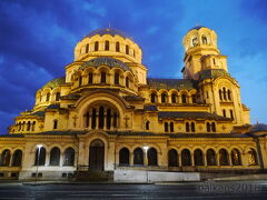 Hram-Pametnik SV.Aleksandar Nevski
マジックアワーに合わせてアレクサンダル・ネフスキー寺院へ