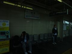 ちょっと暗いけど、柳津駅。