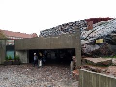 ヘルシンキで行ってみたかった、「岩の教会」ことテンペリアウキオ教会に行ってみました。本当に岩！というか山。