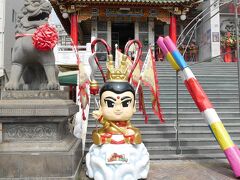 市場を後にして　すぐ近くの三鳳宮へ。

ゆるキャラ