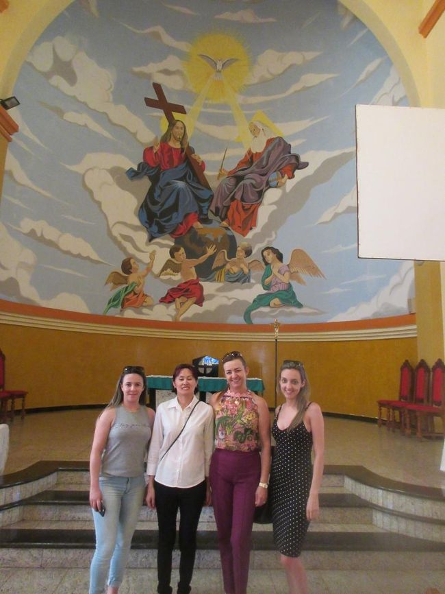 左から２番目が２０年ぶりに出会った女性<br />　日本に居た時から物凄く優しく親切だった<br />今回のブラジル帰国で絶対に会いに来て！、と<br />　約束までしたから破れないよね<br /><br />