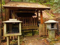 義経堂。
鞍馬は義経の縁のものがまだ残っているんですね。