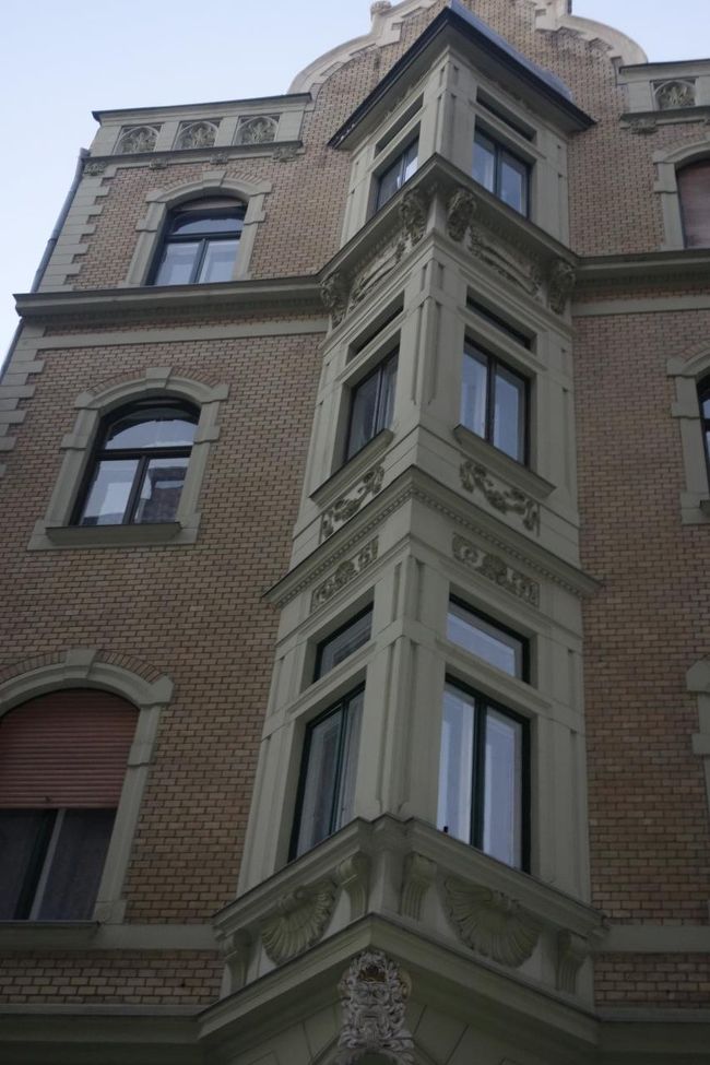 三角形の張りだし窓は珍しいかな？