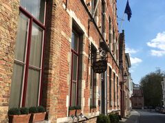 ホテルにチェックイン
街の中心からちょっと奥に入った、静かな場所です