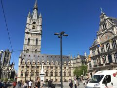 奥にチラッと見えていた、鐘楼と繊維ホールです。
塔に登ることができるので、このゲントの美しい街並みを上から見ることができます。
私は時間なくてスキップ…