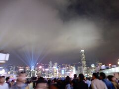 今年も見ました。シンフォニー・オブ・ライツ。新バージョンで音楽が変わっていました。