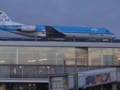 アムステルダム、スキポール空港に到着。
乗り換え6時間で市内に行くことにした。