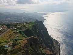 ジラオン岬（Cabo Girão）

高さ580mからの眺め。
ヨーロッパでも屈指の断崖絶壁。