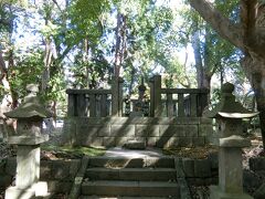 日野俊基のお墓も近くにある。