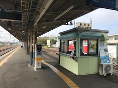 【10:31着　下館】

よーし着いたぞ下館駅！SL発着ホームはこの向こうだっ。
SLを見るだけなら真岡線の改札を通らなくても、このままホームを進めばOK