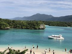 日本百景の絶景スポットでもある川平湾
エメラルドグリーンの海面。。。