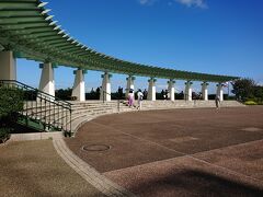横浜・山手町「港の見える丘公園」の写真。

横浜港を見下ろす小高い丘にある公園。横浜ベイブリッジを望む
絶好のビューポイントです。