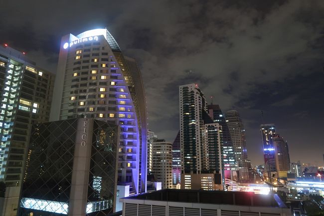 窓からの景色。<br /><br />Asoke駅やターミナル21までは歩いてすぐです。<br /><br />