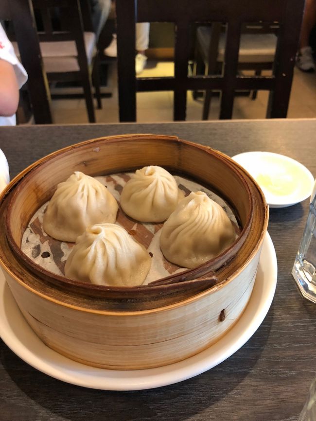 こちらに来たら、やはり「小籠包」は外せません。子供たちと満喫。