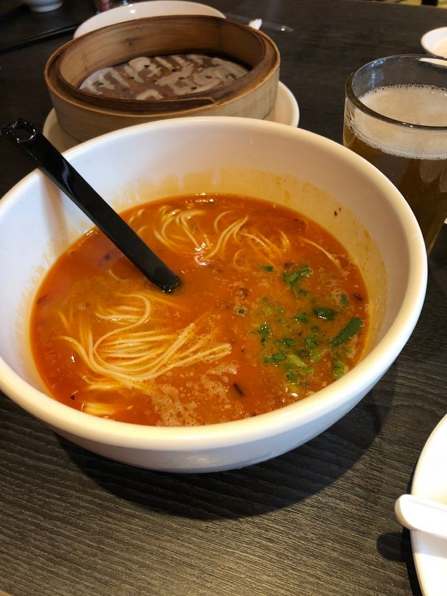 私はこちらのお店のもう一つの名物「担々麺」をいただきました。<br />食べ始めは辛くないのですが、後で辛さがきます！<br />でも、それがすごくおいしい！ゴマの味がしっかり利いていておいしかったです。また食べたい！