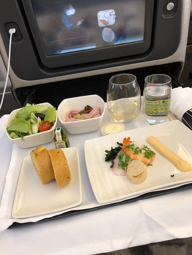 前菜からスタート。やはりバルサミコ酢のサラダが一番好きです。