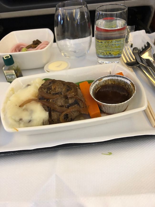 帰りのステーキは柔らかくて美味しかった！行きはなぜ固かったのでしょう。