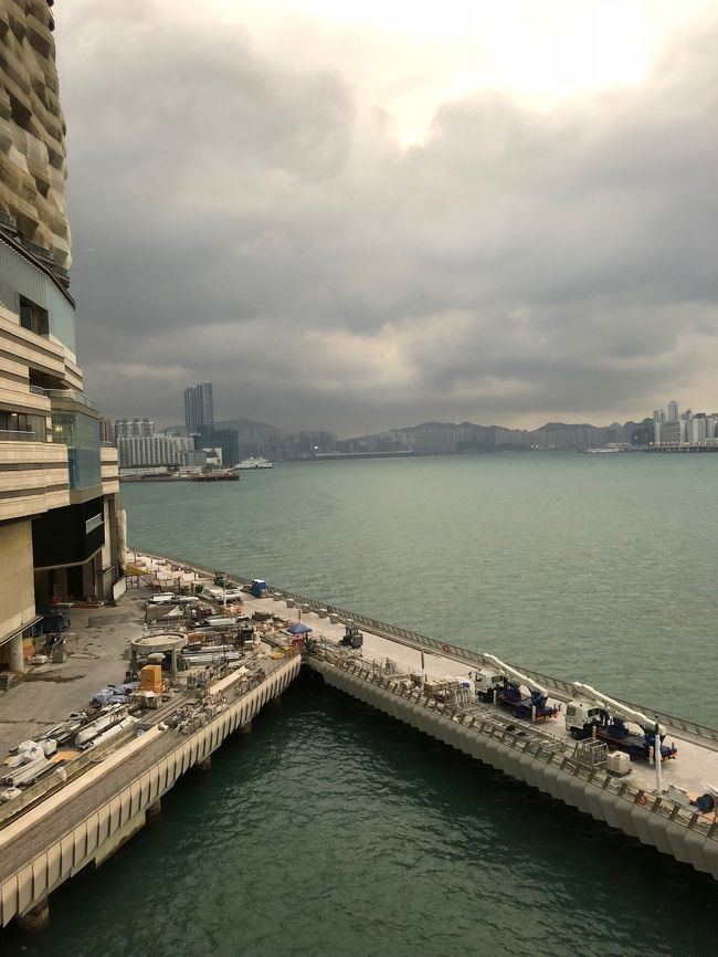 お空はどんよりしています。