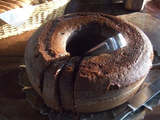 デザートのこのチョコケーキ、みるからに手作りだけど濃厚でほんっと美味しかった！最高だわ～ここの料理。<br />