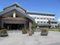 ホテルは原住民文化会館、内部を見学
