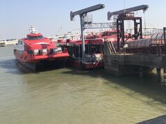 お昼ご飯を食べたらマカオへ移動。
