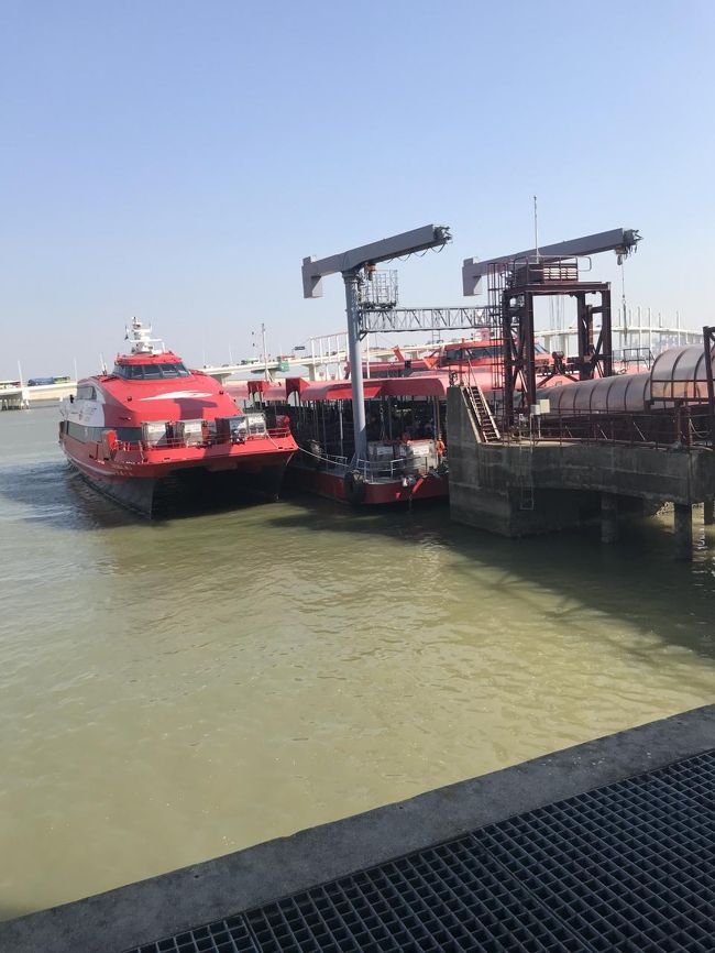 お昼ご飯を食べたらマカオへ移動。<br />