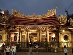 約１年ぶり。龍山寺です。
夜は雰囲気ありますね～。

