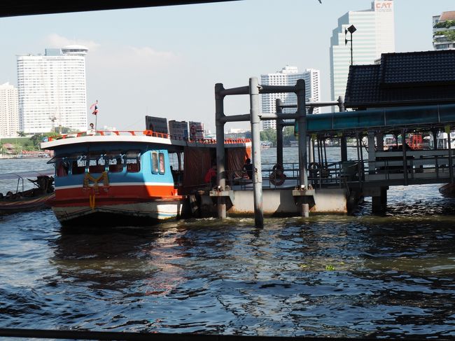 この日は電車と水上バスを乗りつくして市内観光！<br /><br />水上バス乗り場にて