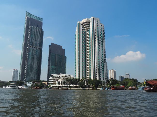 水上バスからの景色①