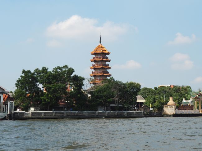 水上バスからの景色②