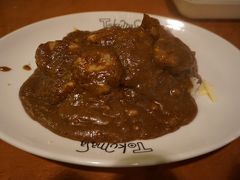 ●カレー得正 肥後橋店

じゃがビーフにチーズをトッピングしました。
んんん…。
ちょっと思っていた得正と味が違うな…。
甘辛いカレーを想像していたので、期待外れ。
単なる濃い目のカレーに思えました。
残念。
