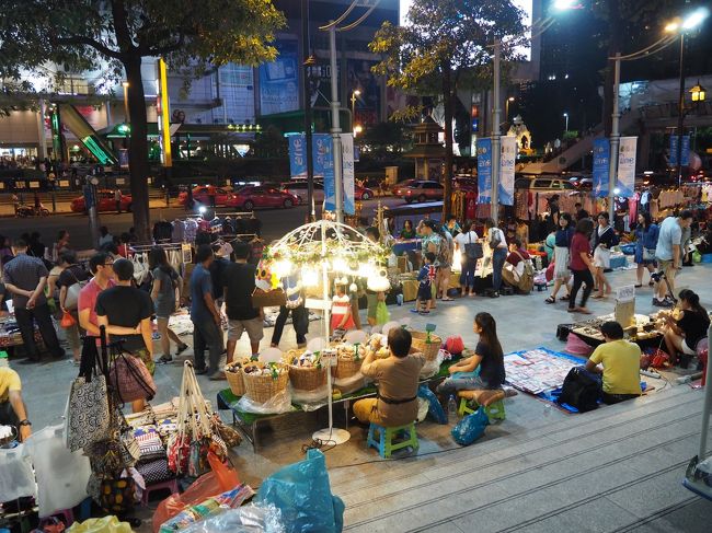 道端では路面店がいっぱい出てます