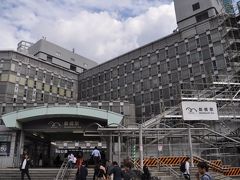 　新橋駅汐留改札から。ゆりかもめ、しばらく乗っていないですね。