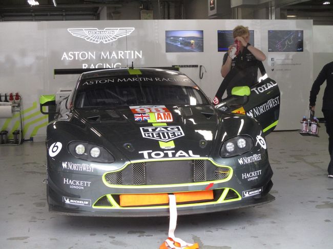 アストンマーチン。