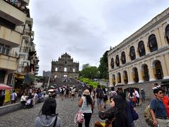 世界遺産；【イエズス会記念広場】
天主堂跡から階段を下りて広がる場所。