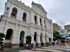 世界遺産；【仁慈堂大樓】
1569年建築の、アジア初の慈善福祉施設。
現在は、１階が公証役場で２階が博物館。
