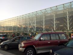 カターニヤ中央駅の目の前のバス停からバス移動で空港に到着!!!!