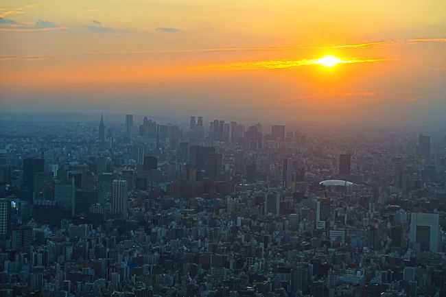 東京スカイツリー 4 夕陽 日の入り 夕焼け 展望デッキから眺め 新宿副都心を染めて 浅草 東京 の旅行記 ブログ By マキタン2さん フォートラベル