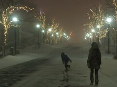 かの有名な「八幡坂」です。