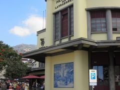 マデイラの台所、ラヴラドーレス市場へやってきました。