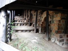 登窯
ちょっとした古墳ぐらいの大きさでした。
かなり大きな窯だったので、当時はたくさんの陶器が生産されていたと想像できます。