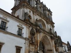 次に訪れた町は、アルコバサ。
世界遺産のアルコバサ修道院を見学します。