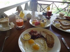 5月4日　今日は午後の便でバリ島を発ちます。ホテルの朝食はパスして、お気に入りのラ・ルチオーラでブランチです。