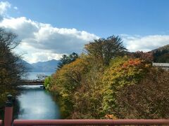 2時間くらいでようやく中禅寺湖半に来ました

これでは帰りも思いやられますね
