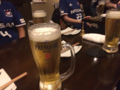 とりあえず、ビールで乾杯。